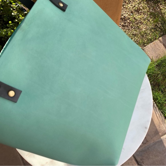 SOLD Portland Leather Goods Mint Smooth Leather Tote - Picture 6 of 16